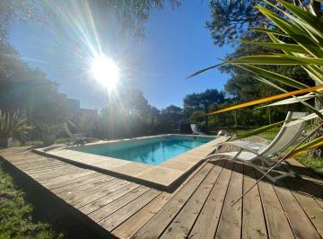 Casa · 1400m² · 5 Ambientes · 2 Cocheras · Casa en José Ignacio