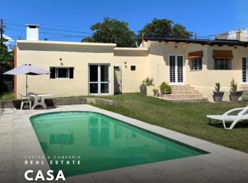 Casa · 227m² · 7 Ambientes · 1 Cochera · Venta Casa de 3 Dorm. con Piscina y Todos Los Servicios en Los Manantiales Villa Carlos Paz