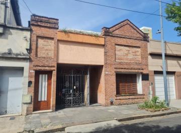 PH de 4 ambientes, Velez Sarsfield · Departamento Tipo Casa 4 Ambientes con Patio y Terraza a Refaccionar