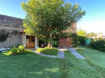 Casa de 5 ambientes, Rafaela · Casa en Barrio Los Álamos – 1700 m² de Terreno, Pileta y Amplios Espacios