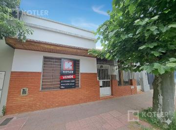 PH · 86m² · 4 Ambientes · PH Independiente en Venta con 3 Dorm. y Jadin