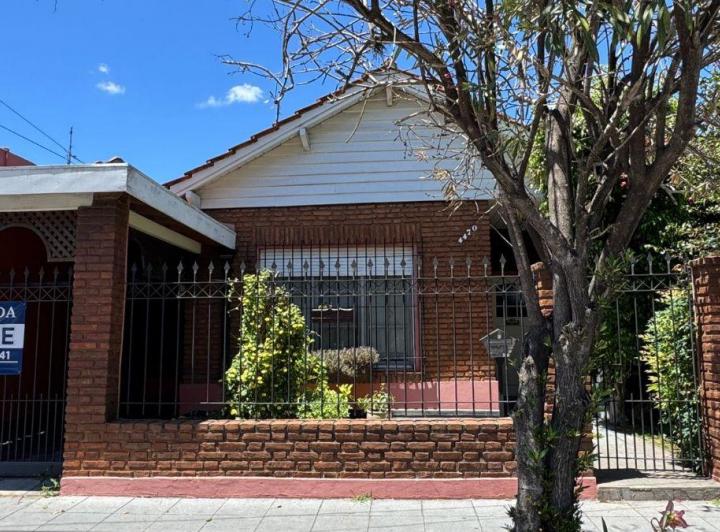 Casa · 210m² · 5 Ambientes · 1 Cochera
