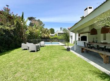 Casa · 250m² · 5 Ambientes · 4 Cocheras · Venta Casa 5 Ambientes Barrio Cerrado Miraflores