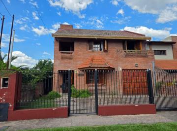 Casa · 172m² · 5 Ambientes · 2 Cocheras · Casa en Burzaco