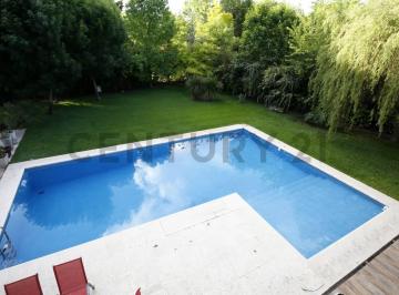 Casa · 400m² · 5 Ambientes · 4 Cocheras · Casa en Venta en Grand Bell I - City Bell