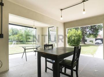 Casa · 160m² · 6 Ambientes · 3 Cocheras · Casa en Venta en Berisso Sobre Av Montevideo Los Talas 4 Dorm.