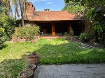 Casa · 400m² · 5 Ambientes · 2 Cocheras · Importante Casa Sobre W Paunero de 4 Dorm y Quincho