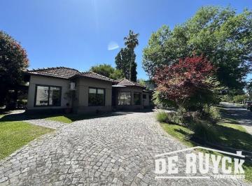 Casa · 171m² · 5 Ambientes · 4 Cocheras · Casa 4 Ambientes Desarrollada en Una Sola Planta