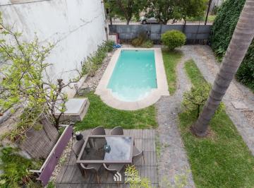 Casa · 220m² · 5 Ambientes · 3 Cocheras · Venta Casa 5 Ambientes Ramos Mejia con Pileta Garage Quincho