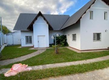 Casa de 5 ambientes, Salta · Casa en Venta de 3 Dorm. C/ Cochera en Grand Bourg