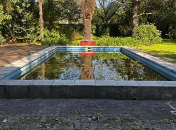 Casa · 220m² · 8 Ambientes · Casa con 2538 m² y 3 Dorm. en Venta en Villa Elisa