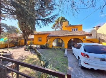 Casa · 190m² · 7 Ambientes · 2 Cocheras · Casa en Villa Elisa