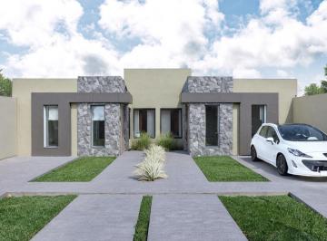 Casa · 95m² · 3 Dormitorios · 2 Cocheras · Casa Complejo Villa Arauca - Maipu