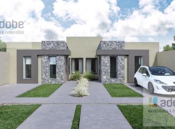Casa · 95m² · 3 Dormitorios · 2 Cocheras · Casa Complejo Villa Arauca - Maipu