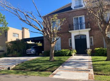 Casa · 280m² · 5 Dormitorios · 1 Cochera · Lindisima Casa en Talar del Lago 1, Venta, 4 Dorm, Pileta, Dep