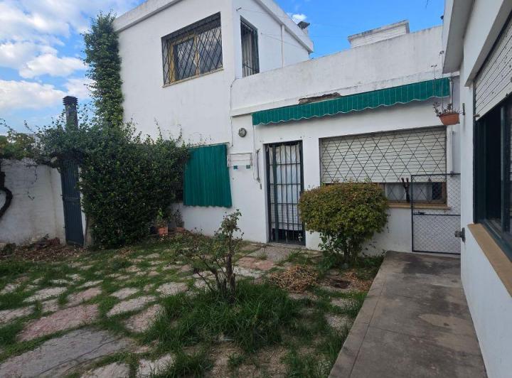 Casa · 181m² · 10 Ambientes · 1 Cochera