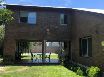 Casa de 6 ambientes, Funes · Excelente Propiedad Alquiler Temporario por Períodos Mensuales, en Barrio Don Juan de Funes.
