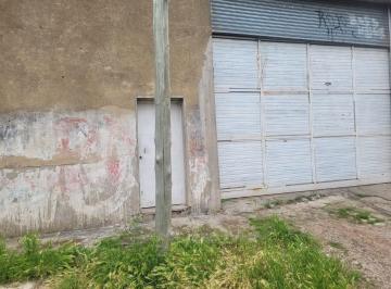 Bodega-Galpón de 4 ambientes, Lomas de Zamora · Bodega - Galpón de 500 m² con Salida a Dos Calles en Venta en Lomas de Zamora