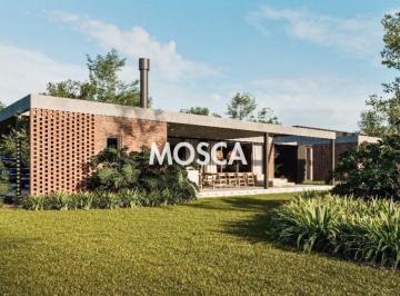 Casa · 213m² · 7 Ambientes · 2 Cocheras · Casa Sobre Lote 2000 m Comarcas de Lujan Permuta