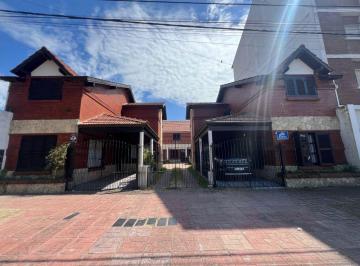 PH de 4 ambientes, Costa Azul · Duplex Interno en Calle Moreno 155