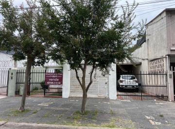 Casa de 6 ambientes, General San Martín · Oportunidad! Retasada Venta Amplia Casa con Gran Fondo, Ideal Para Vivienda o Galpón, Apto Industrial