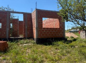 Terreno , Villa del Totoral · Lote de 585 m² en Villa del Totoral con Construcción – Acepta Vehículo en Permuta