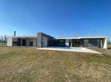 Casa · 278m² · 5 Ambientes · 2 Cocheras · Casa - San Vicente