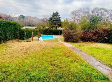 Casa · 200m² · 4 Ambientes · 2 Cocheras · Casa con Pileta Local Comercial en Venta | Villa General Belgrano