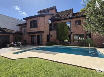 Casa · 400m² · 5 Ambientes · 4 Cocheras · Casa 5 Amb. en Venta 400 m² Cub. V. Martelli - B. Parque