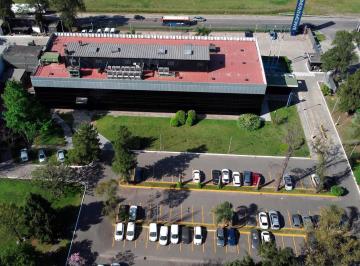 Oficina comercial · 400m² · 10 Cocheras · Oficina Corporativa en Panamericana y Henry Ford Alquiler