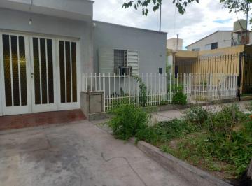 Casa de 6 ambientes, Villa Nueva · Euskadi Vende Oportunidad Unica en Barrio Cadore - Usd 65000