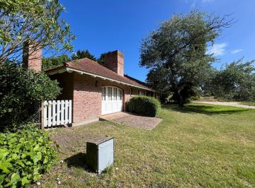 Casa · 308m² · 7 Ambientes · 1 Cochera · Importante Chalet en Zona Centro