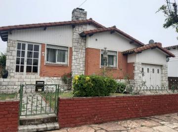 Casa de 1 ambiente, La Falda · Casa con 333 m² Totales y 2 Dorm. en Venta, Villa Estela