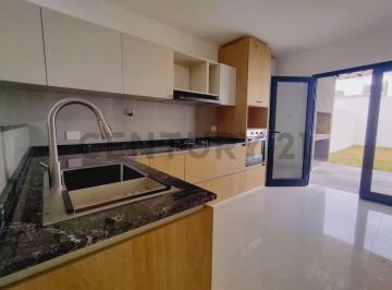 Casa · 83m² · 4 Ambientes · 1 Cochera · Venta Dúplex de Categoría en Docta Etapa II | Suite con Vestidor | Losa Radiante y Servicios Conecta