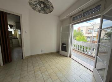 PH · 42m² · 2 Ambientes · PH en Velez Sarsfield 2 Amb 1er Piso por Escalera con Potencial! Oportunidad!