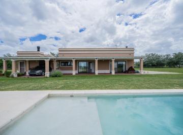 Casa · 97m² · 1 Ambiente · 2 Cocheras · Oportunidad Unica en Chacras de Olivia! Naturaleza, Amplitud y Tranquilidad.