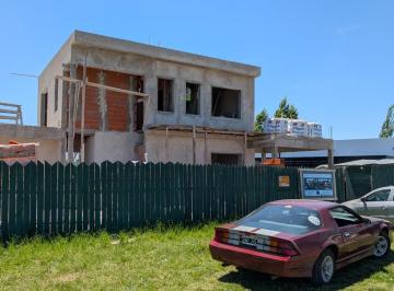 Casa · 210m² · 5 Ambientes · 3 Cocheras · Casa en Country La Alameda Canning Financiación