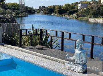 Casa · 220m² · 5 Ambientes · 2 Cocheras · Casa Alquiler o Compra Barrancas de Santa Maria