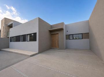 Casa · 135m² · 4 Ambientes · 1 Cochera · Venta Casa 3 Dorm. en Rincon de Emilio, Oceano Pacifico