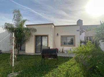 Casa en Venta de 4 ambientes Paso del Rey · Venta/permuta/apta Credito Bancario/ Chalet en Paso del Rey Centro
