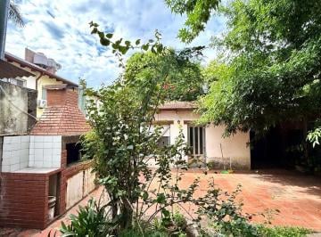 Casa · 280m² · 3 Ambientes · 2 Cocheras · A m del Rio, Casa con Gran Terreno