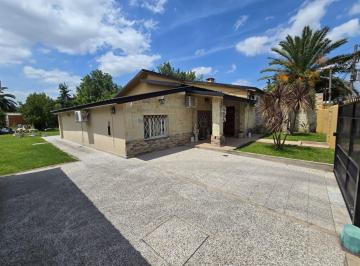 Casa · 934m² · 4 Ambientes · 4 Cocheras · Casa en San Antonio de Padua