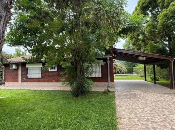 Casa · 73m² · 3 Ambientes · 2 Cocheras · Casa Chalet en Venta en Parque Exaltación, Exaltación de La Cruz, G. B. a. Zona Norte
