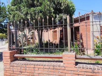 Casa · 159m² · 3 Dormitorios · 2 Cocheras · Casa en Yofre Norte