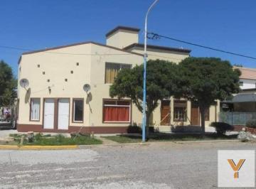 Casa · 170m² · 3 Ambientes · Casa en Venta - 2 Dorm. 1 Baño - 170 m² - Rawson
