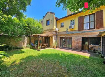 Casa · 180m² · 5 Ambientes · 3 Cocheras · Lindísima Casa en 2 Plantas con Jardín en Beccar