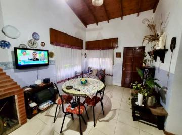 Casa · 95m² · 3 Ambientes · 1 Cochera · Casa Chalet + Departamento en Venta en Villa Elisa, La Plata, G. B. a. Zona Sur