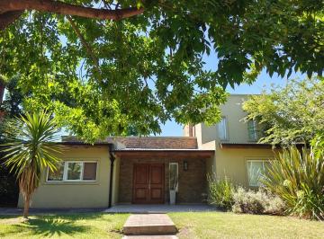 Casa · 147m² · 5 Ambientes · 5 Cocheras · Casa en Alquiler Temporal Febrero Pilar del Este
