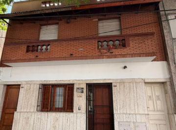 Casa de 5 ambientes, Rosario · Casa en Planta Baja en PH 3 Dorm., Terraza con Parrillero. Posibilidad de Uso Comercial/profes