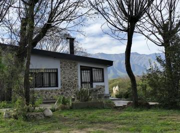 Casa · 246m² · 5 Ambientes · 1 Cochera · Chalet Al Pie de Las Sierras, Camino Al Dique La Viña